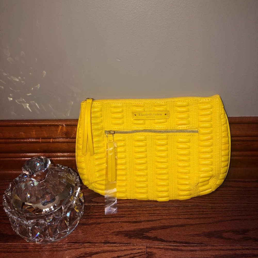 Elizabeth Arden - Picture 5 of 8